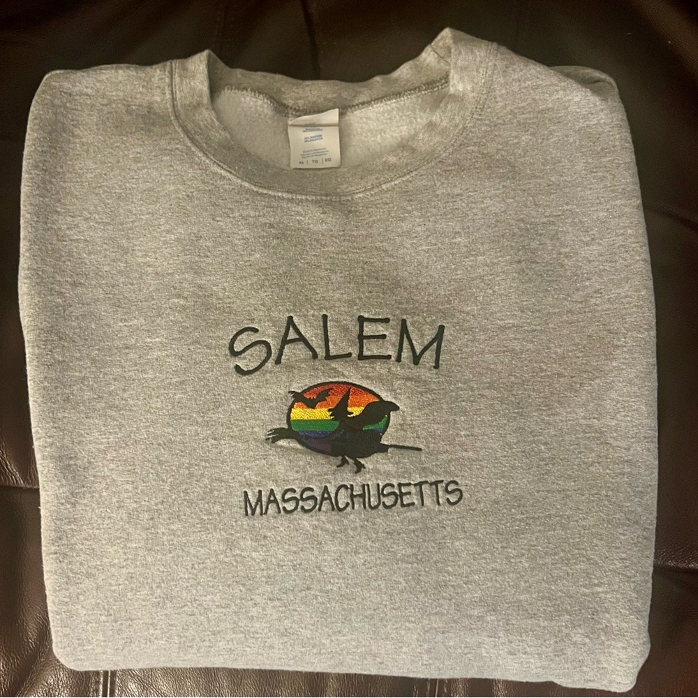 Unisex LS Sweatshirt Salem Massachusetts